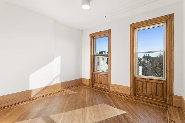 Rented by Compass | media 10