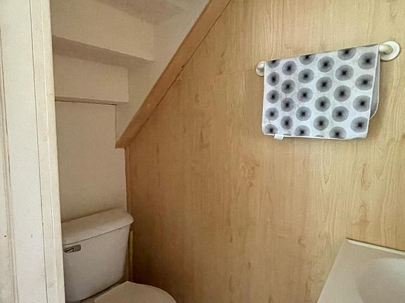 5th image of 1013 Young St