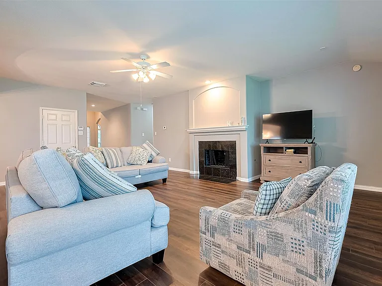 1007 Casting Springs Way — Photo 14