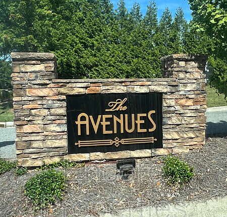 2nd image of 821 Central Park Dr