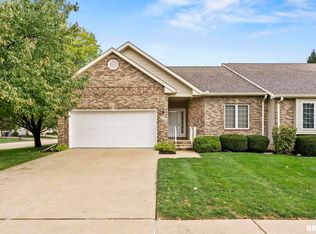 3458 Maple Glen Dr, Bettendorf, IA