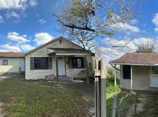 510 James St, Refugio, TX 78377