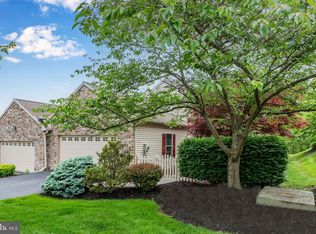2263 Southpoint Dr, Hummelstown, PA 17036