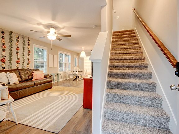 4th image of 114 Valley View Cir #A