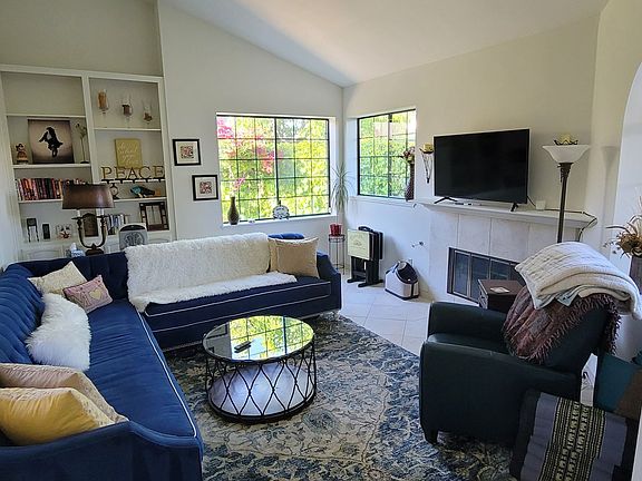 4th image of 3001 Windward Way