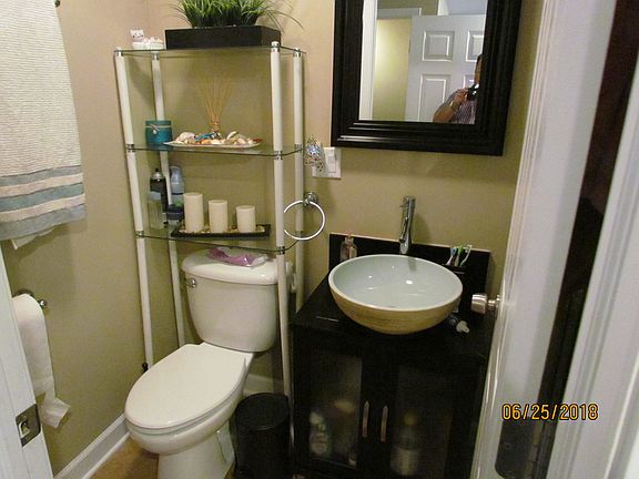 5th image of 8839 Robin Dr APT F