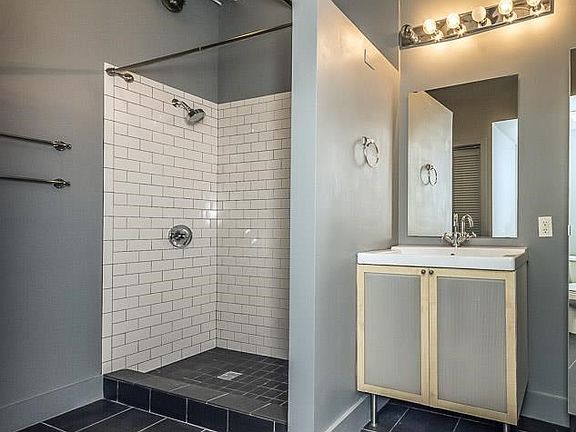 4th image of 878 Peachtree St NE APT 626