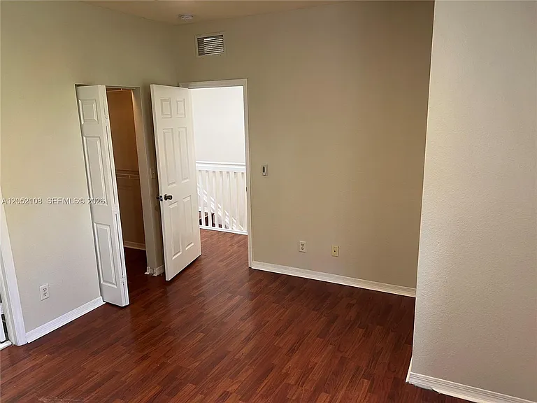 100 SW 15th Ave — Photo 31