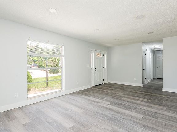 3rd image of 902 SHANGRI LA DRIVE