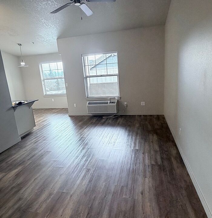2nd image of 13020 SW Dickson St #20202