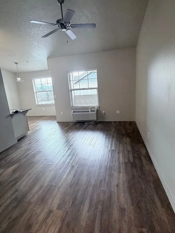Building Photo - 13020 SW Dickson St #20202