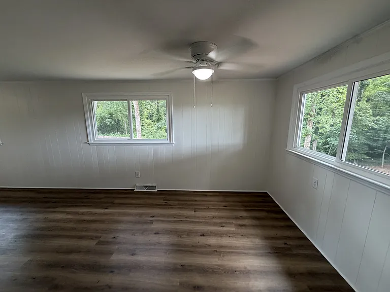 147 Crooked Ln — Photo 9