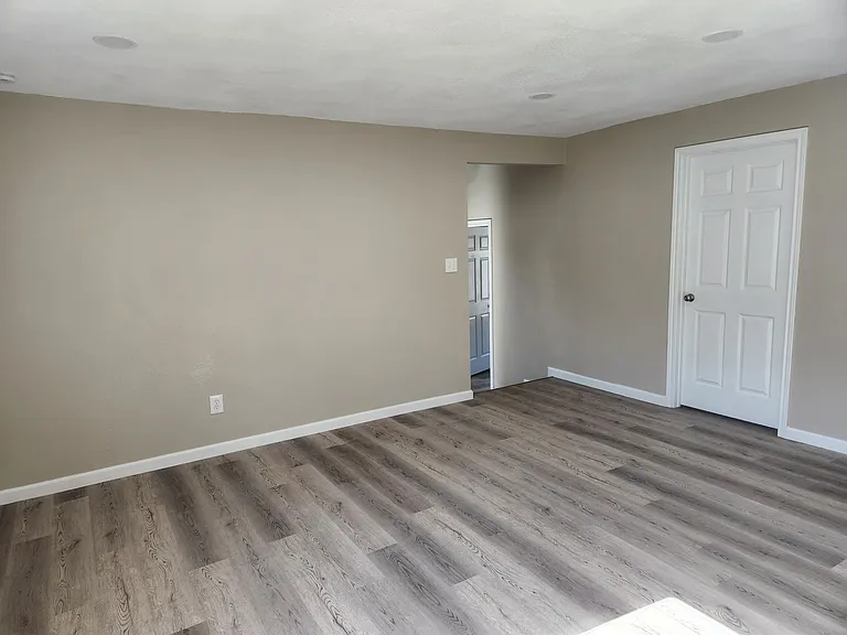 3818 Peoria St — Photo 7