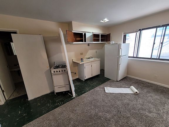 5th image of 1517 E Royall Pl APT 7
