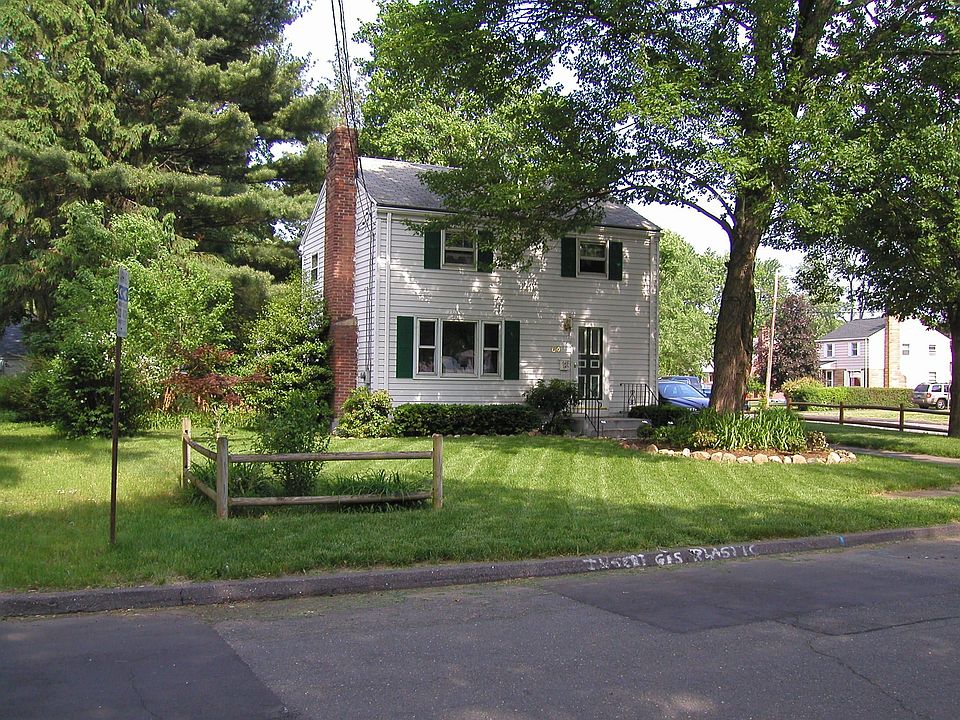 1st image of 64 Ferncrest Dr