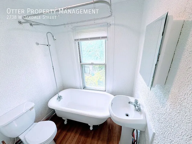 2738 W Oakdale St — Photo 22