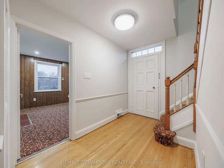 44 Marydon Cres — Photo 15