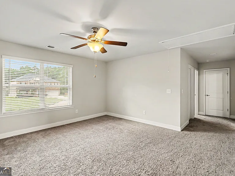 837 Everleigh Ct — Photo 8