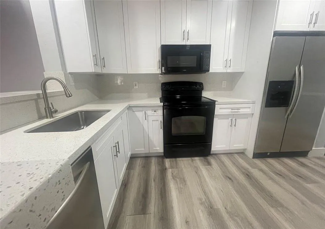 2 bed, 2.0 bath, 1114 sqft, $2,300 — Photo 1