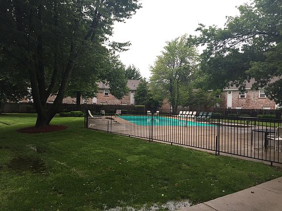 2nd image of 1900 N Garland Ave APT 15