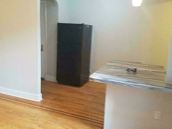 5th image of 303 Webster Ave #3C1