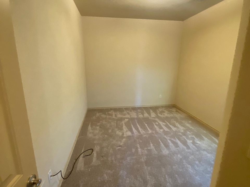 1st image of 3021 Buckthorn Ln