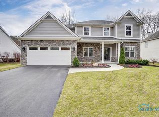 8307 Southampton Dr, Holland, OH 43528