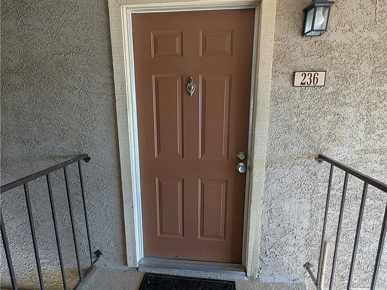 5321 River Glen Dr #236 — Photo 2