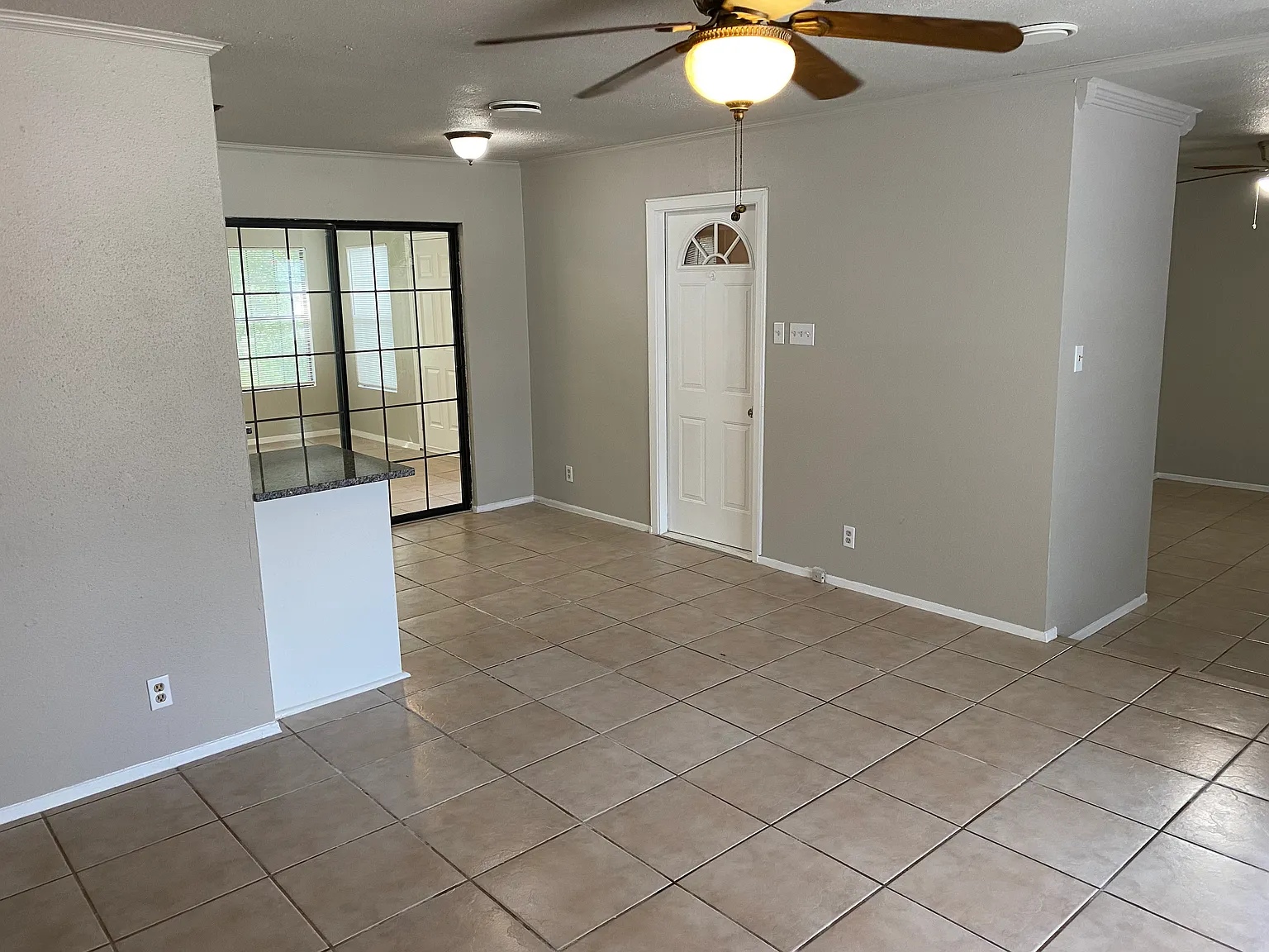 3 bed, 1454 sqft, $1,650 — Photo 4