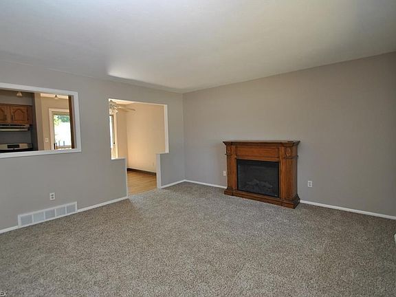 3rd image of 749 W Shore Blvd
