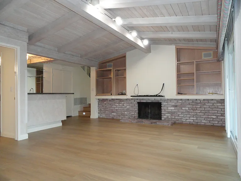 1100 La Senda Dr — Photo 9