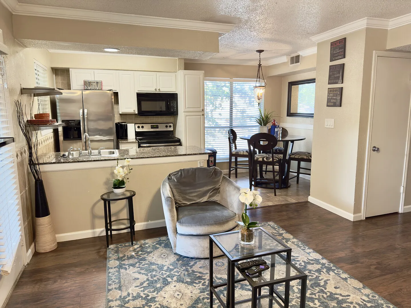 I02 World Cup Stay - 18 min to AT&T - Sleeps 4 - Free Parking — Photo 2