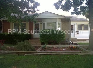 4072 S Alexander Ave, Saint Francis, WI 53235