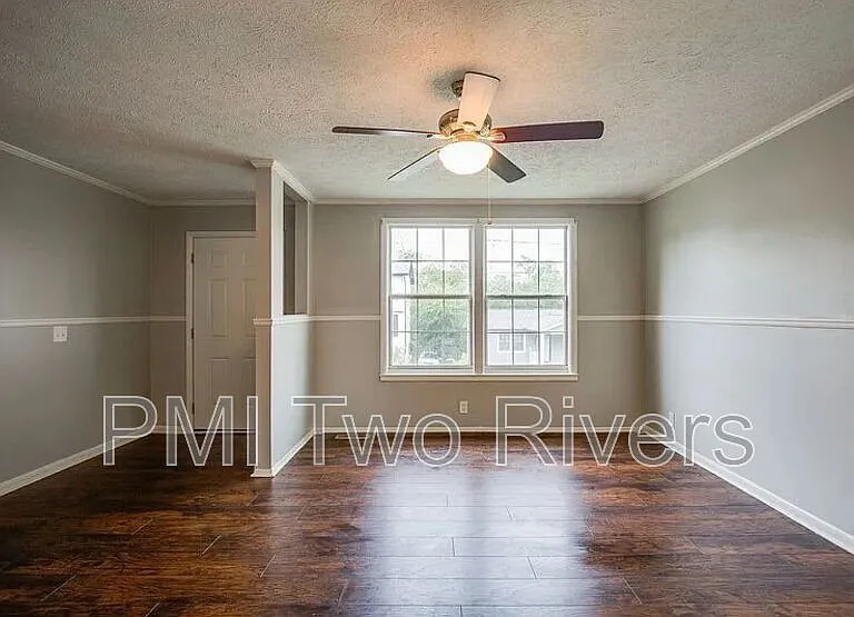 135 Brenda Ln — Photo 9