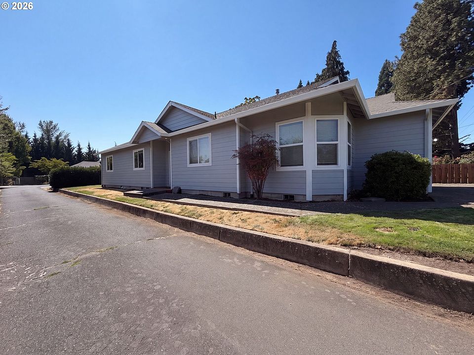1st image of 1586 NE Grandhaven Dr