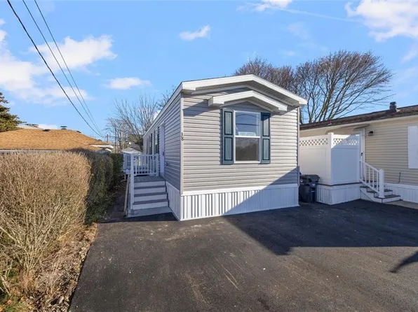 38 Lowell Ave, Pawtucket, RI 02861