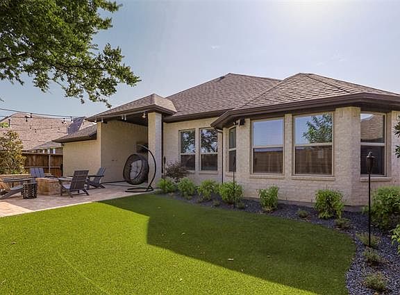3rd image of 4133 Kingston Ln