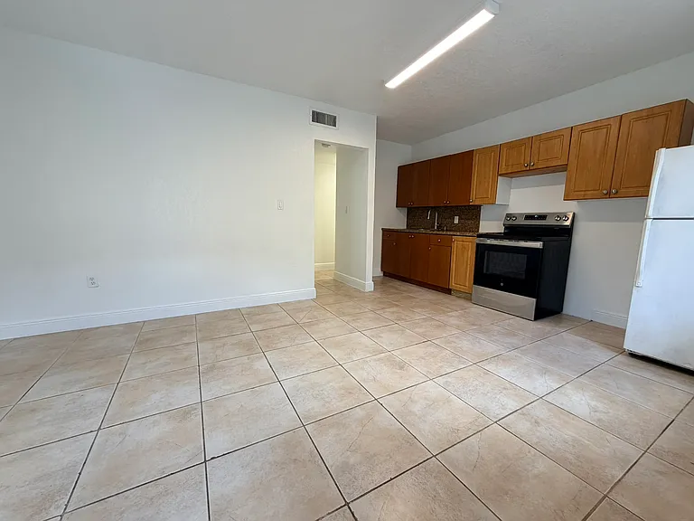420 SW 14th Ave #1B — Photo 12