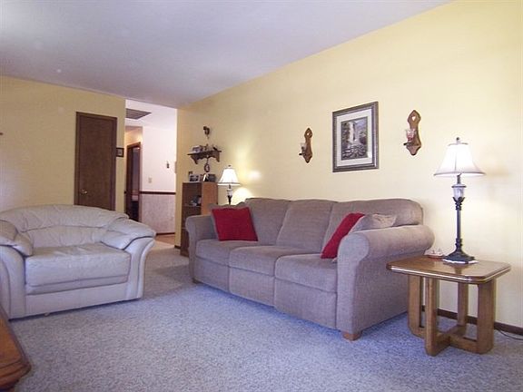 5th image of 3021 Caroline Dr