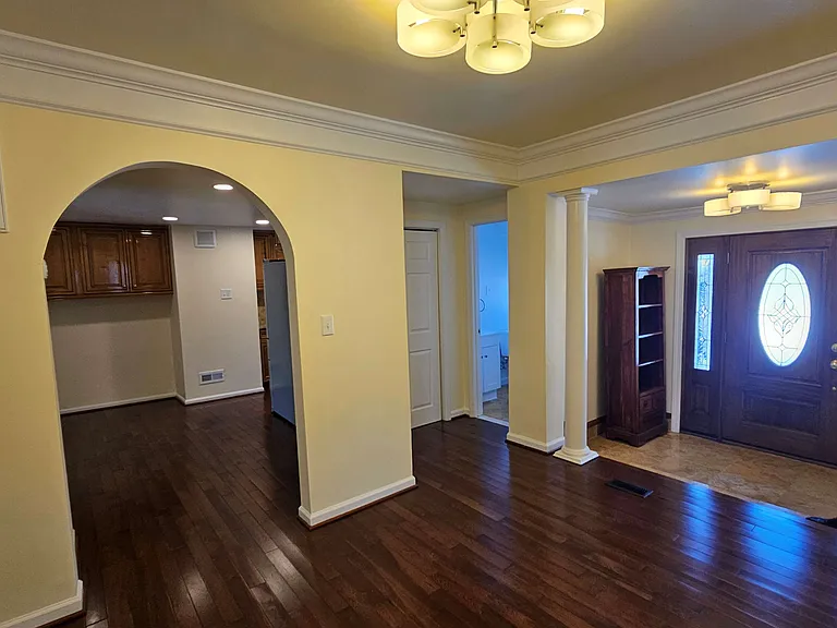 2231 Williams Ave — Photo 11