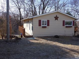 6095 Capitol Dr, Brooklyn, IA 52211
