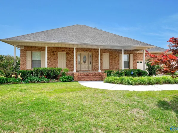 14018 Camden Cir SE, Huntsville, AL 35803