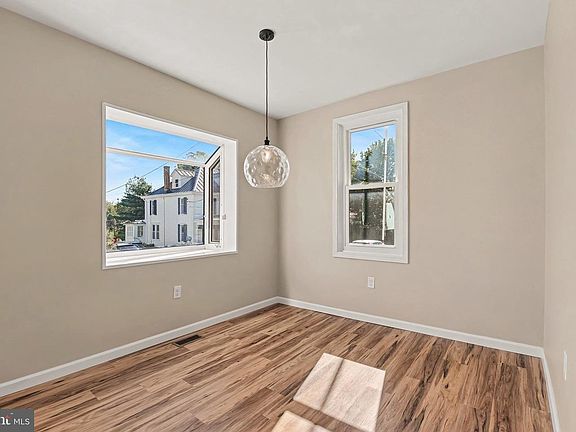 4th image of 405 Kauffman St