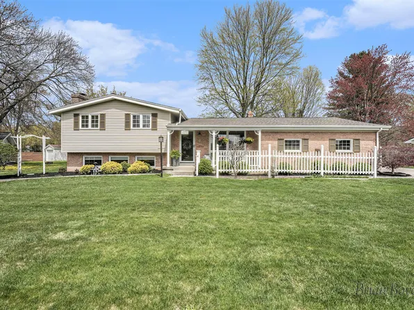 4291 Castle Dr SE, Grand Rapids, MI 49546