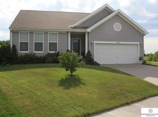 21109 Flagstone Cir, Gretna, NE 68028