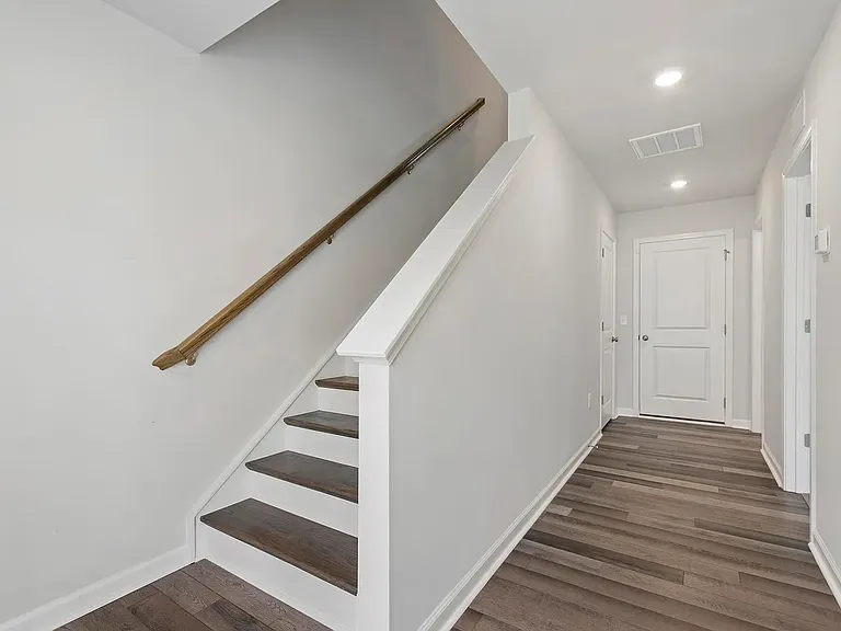 2137 Terrawood Dr — Photo 2