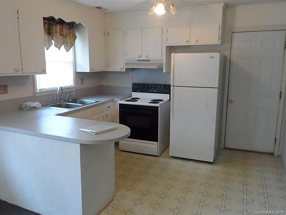 2nd image of 1282 Oak Hill Dr