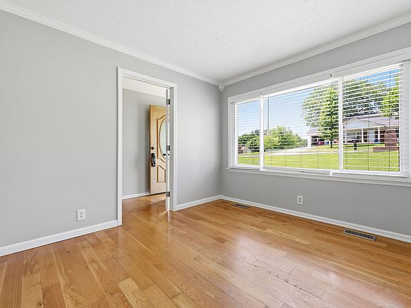 2nd image of 607 Keeneland Dr