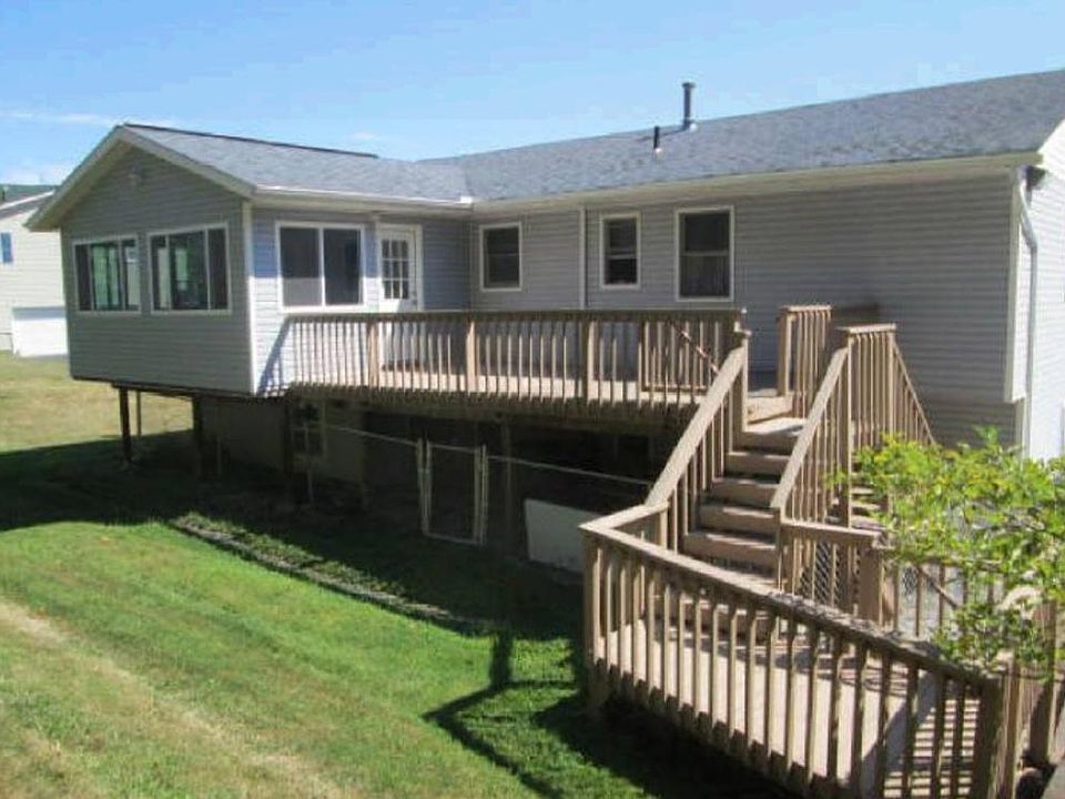 2nd image of 10 Regina Dr