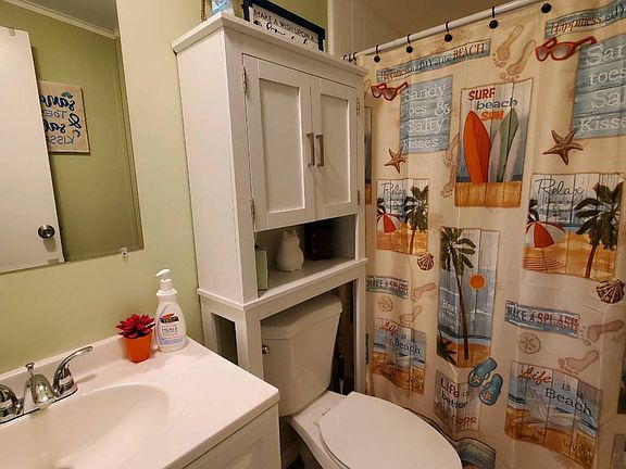 3rd image of 44 Lakeview Dr #44